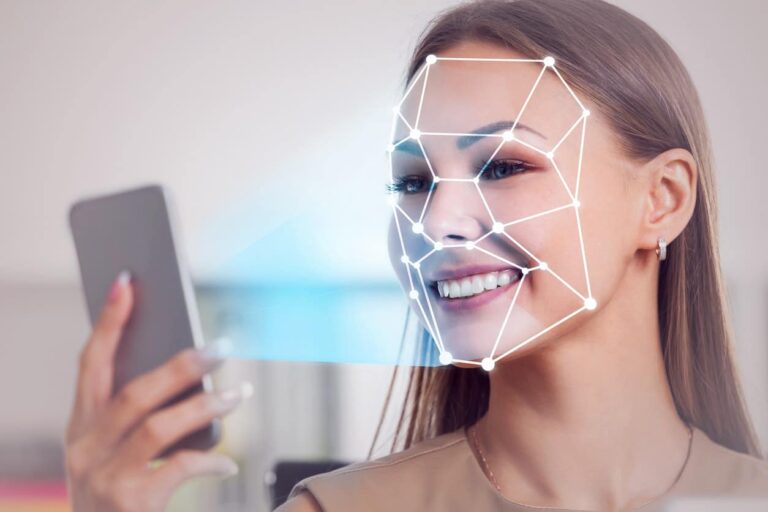 Biometria facial é de grande auxílio para o acesso e registro de ponto dos funcionários.